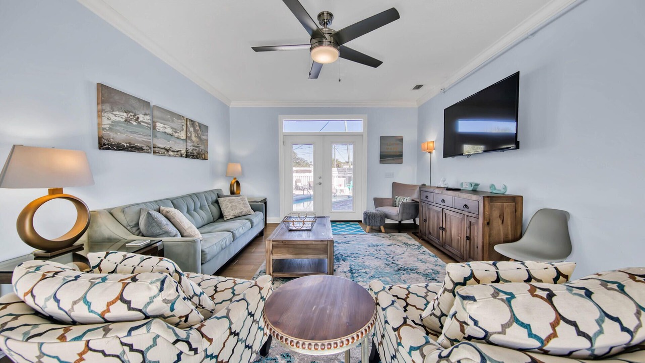 Photo of Livingroom in Bahama Beach