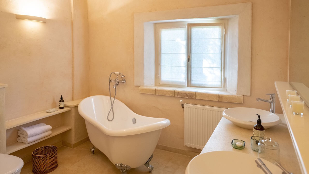 Photo of Bathroom in Joucas