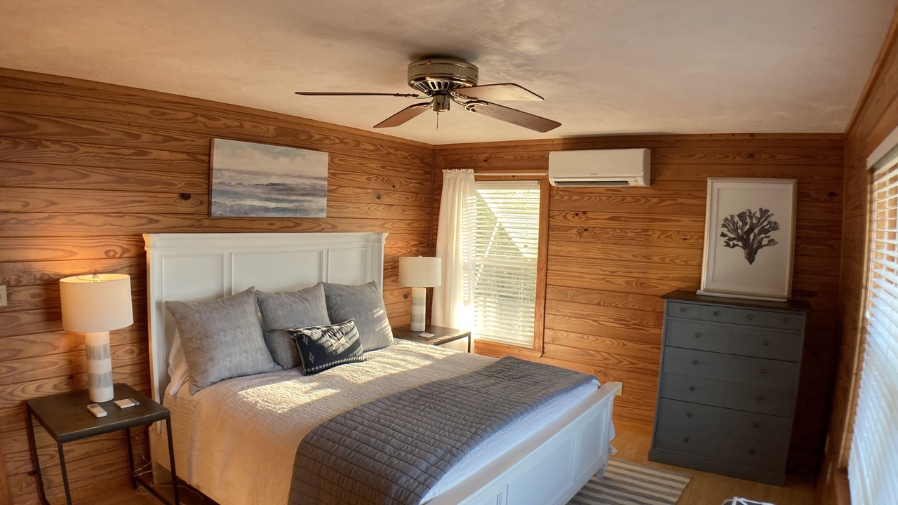 Photo of Bedroom in Alligator Point