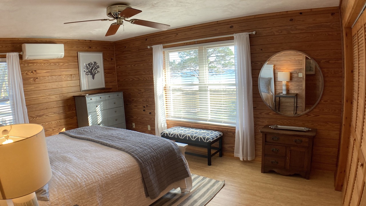 Photo of Bedroom in Alligator Point