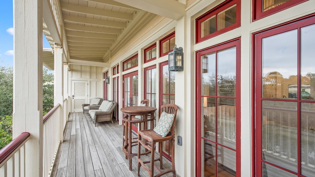 Photo of Patio Balcony in Beach District