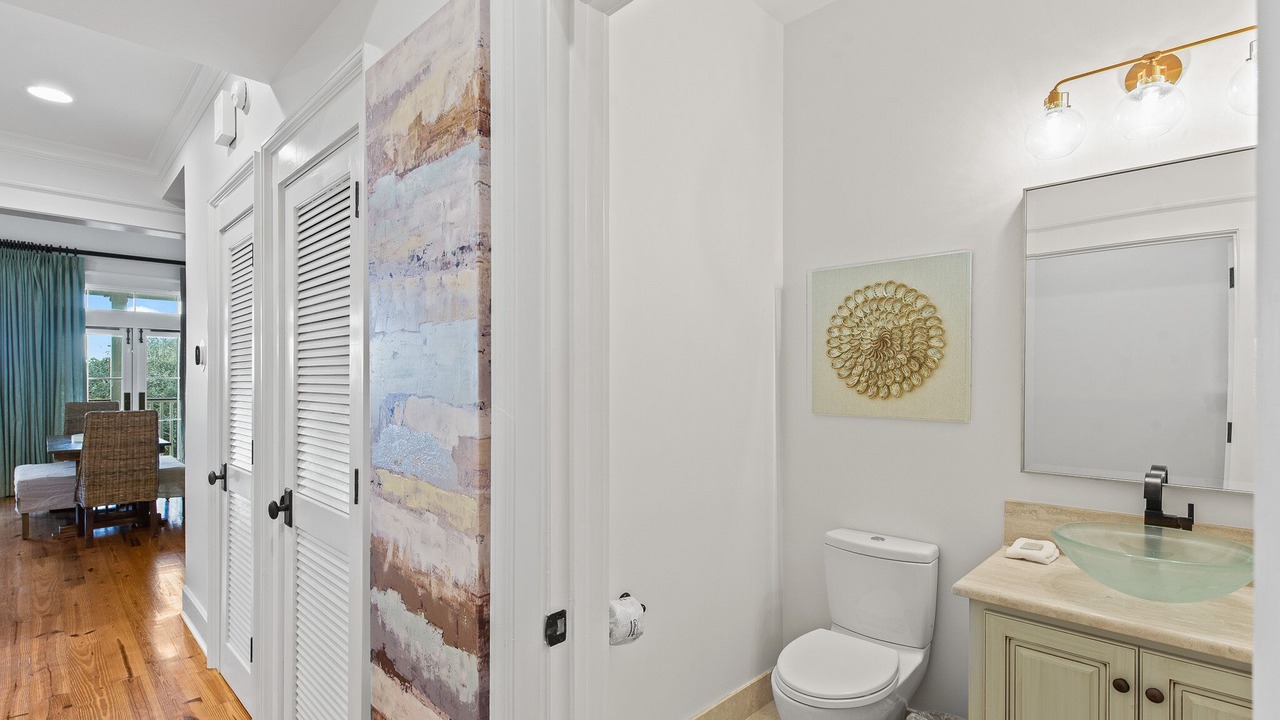 Photo of Bathroom in Beach District