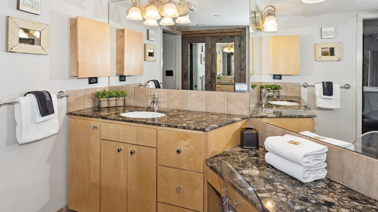 Photo of Bathroom in Holiday Isle