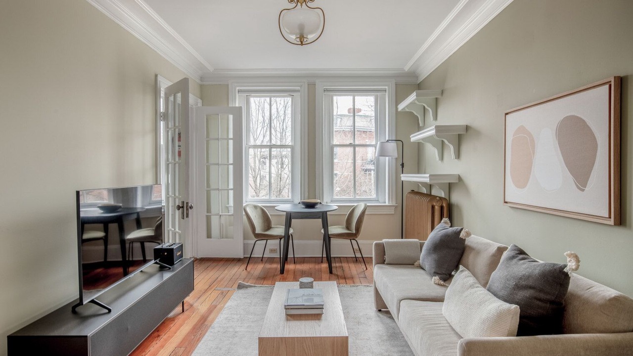 Photo of Livingroom in Logan Circle
