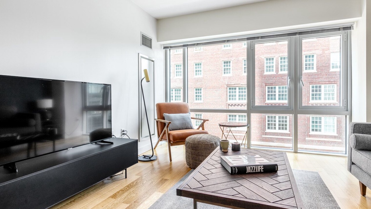 Photo of Livingroom in Back Bay East