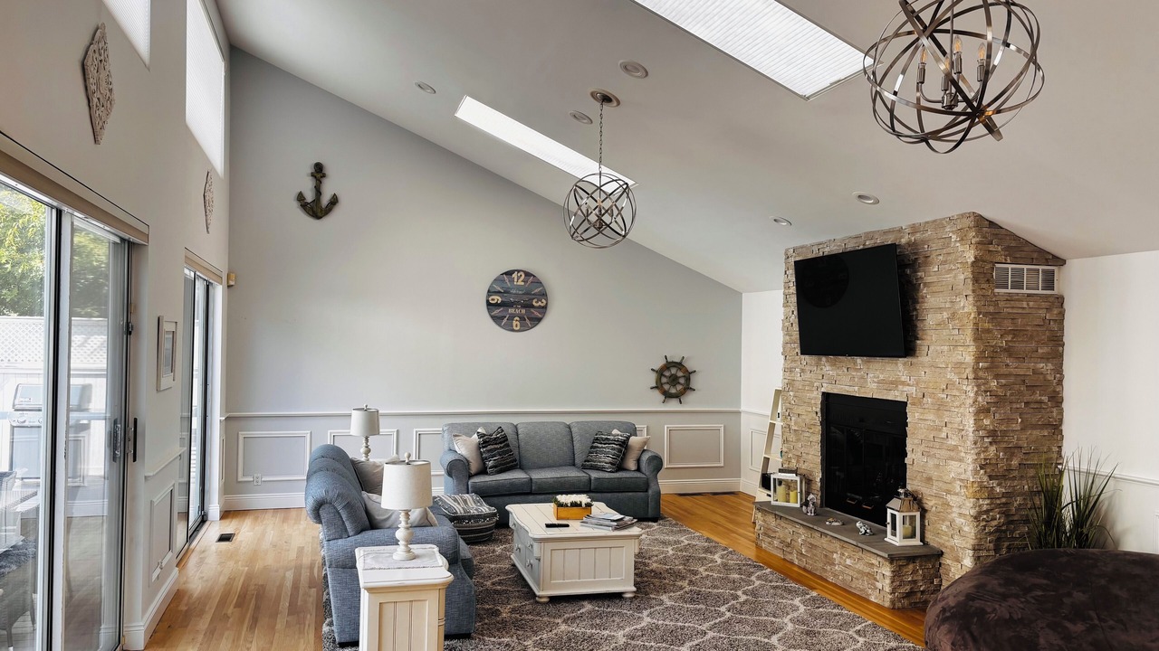 Photo of Livingroom in Quogue