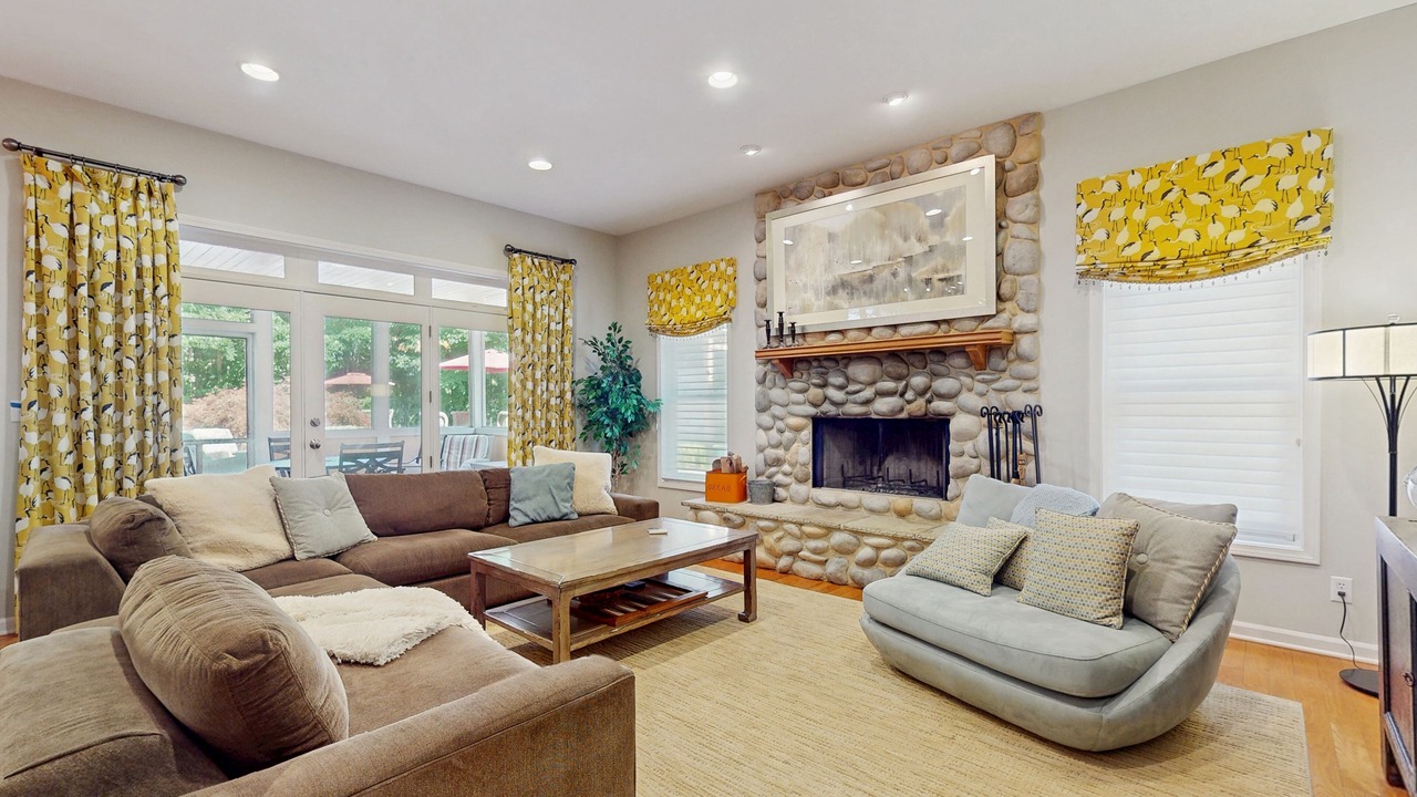 Photo of Livingroom in Grand Beach