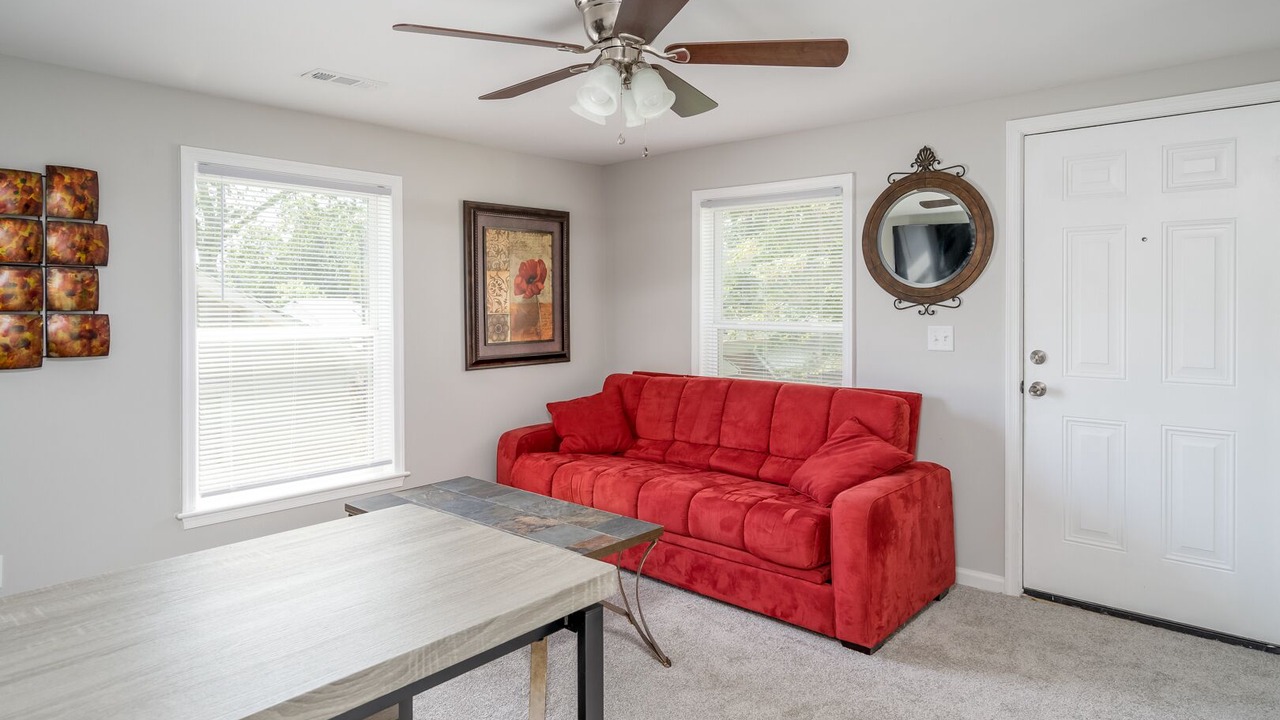 Photo of Livingroom in Buckroe Beach