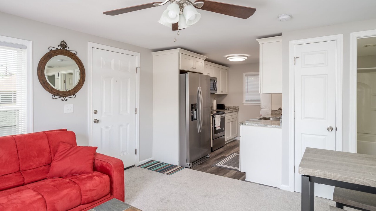 Photo of Livingroom in Buckroe Beach