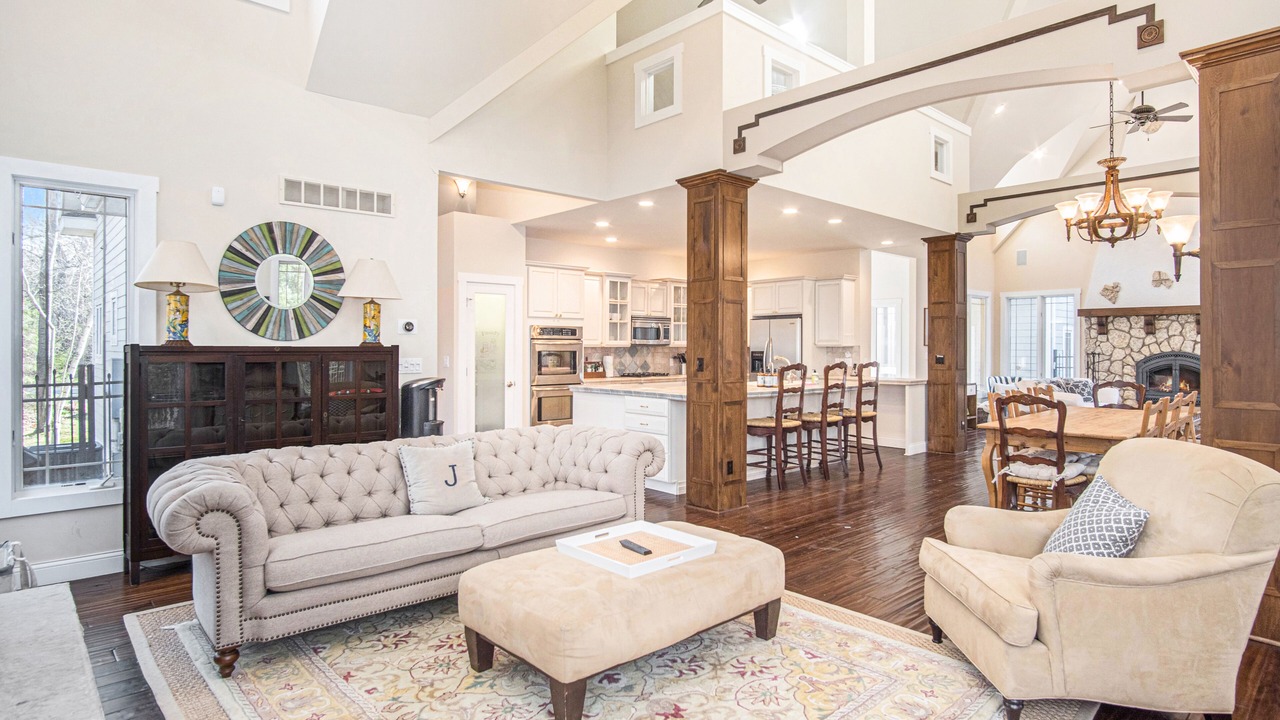 Photo of Livingroom in Grand Beach