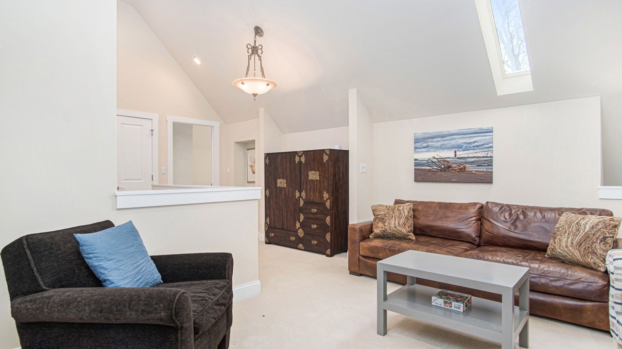 Photo of Livingroom in Grand Beach