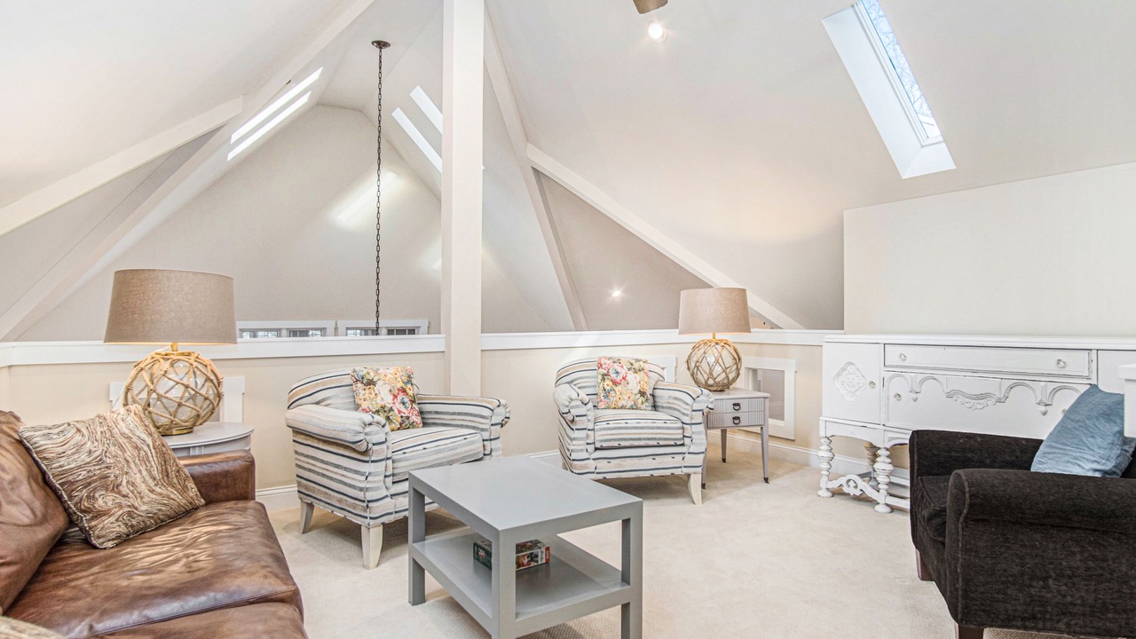 Photo of Livingroom in Grand Beach