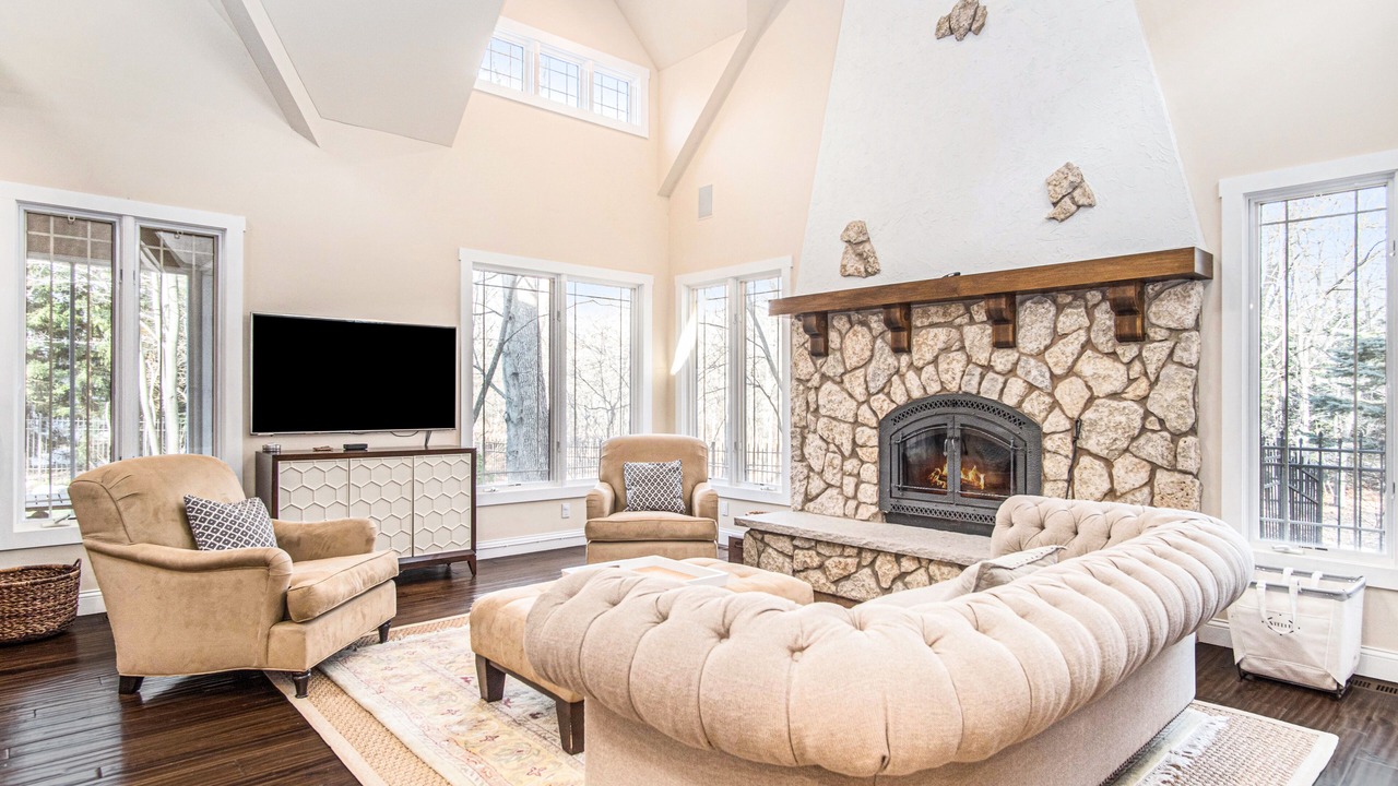 Photo of Livingroom in Grand Beach