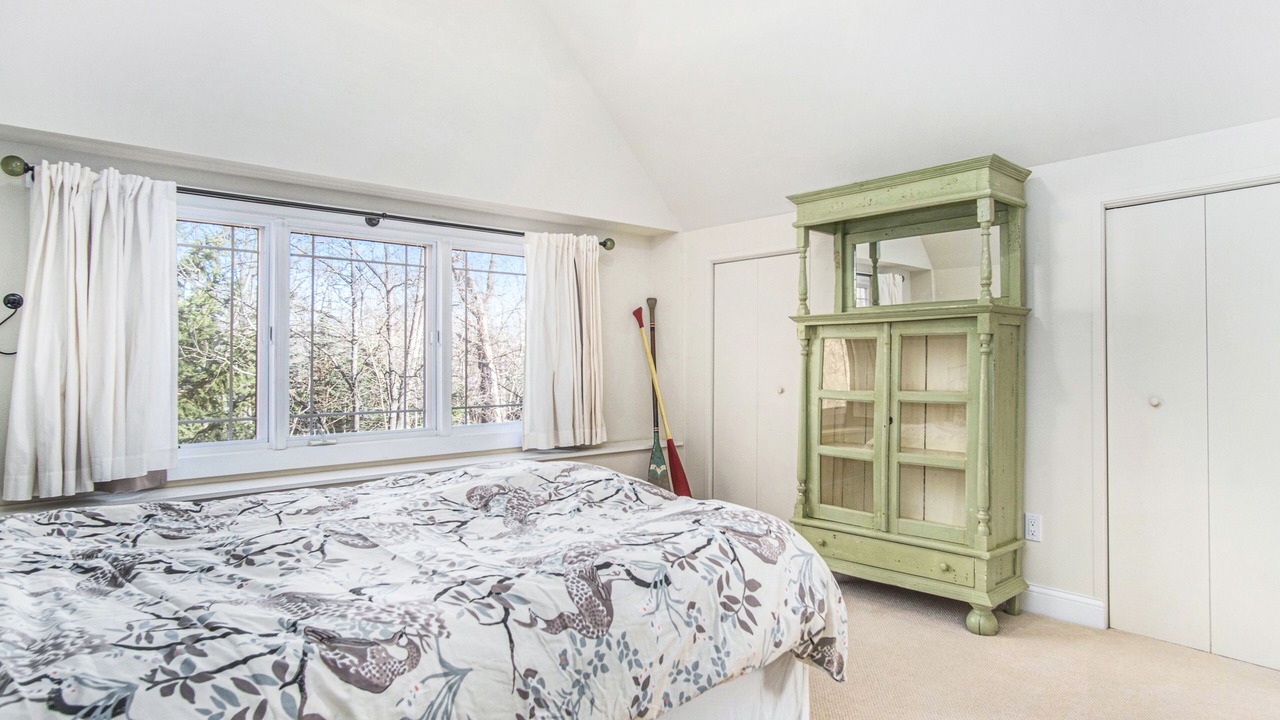 Photo of Bedroom in Grand Beach