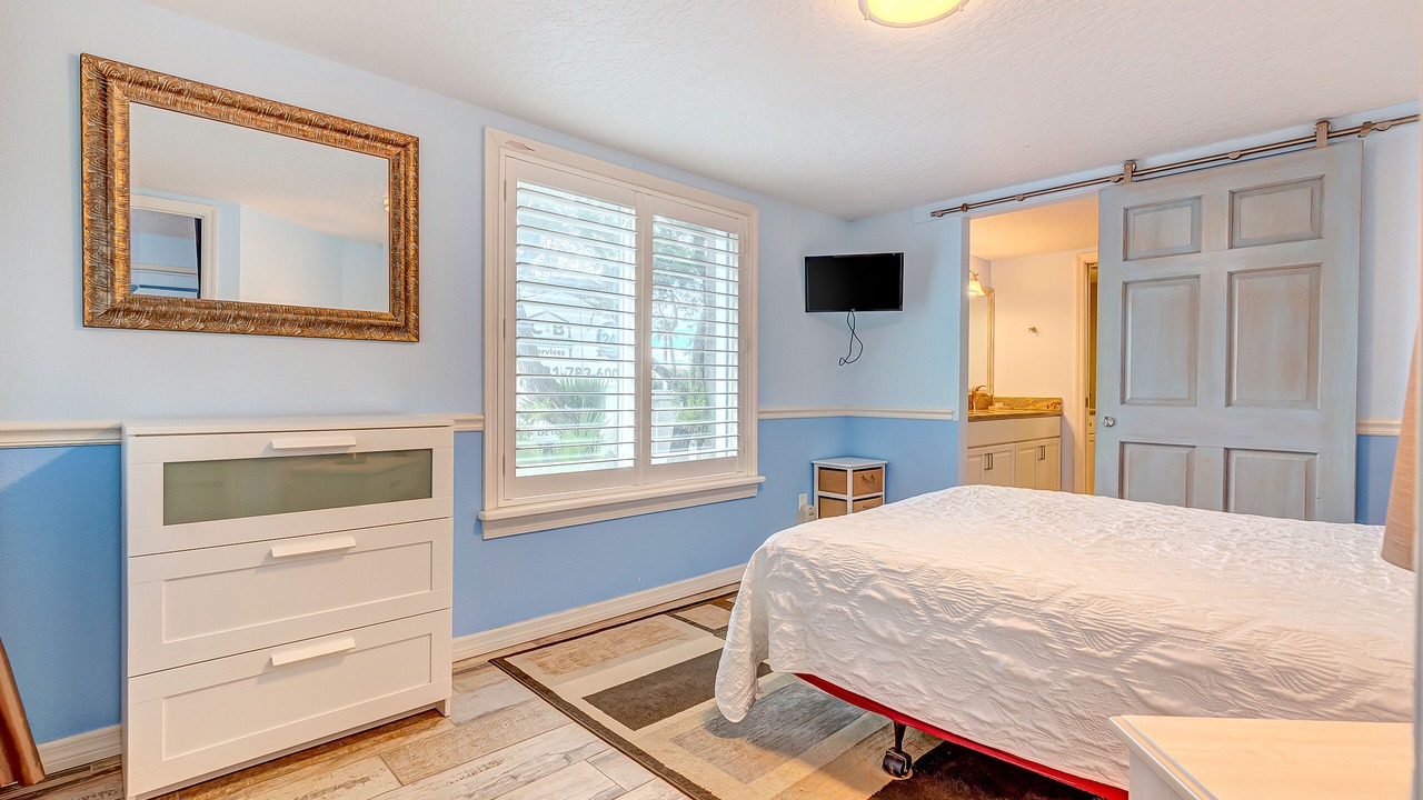 Photo of Bedroom in Cape Caneveral Beach Gardens