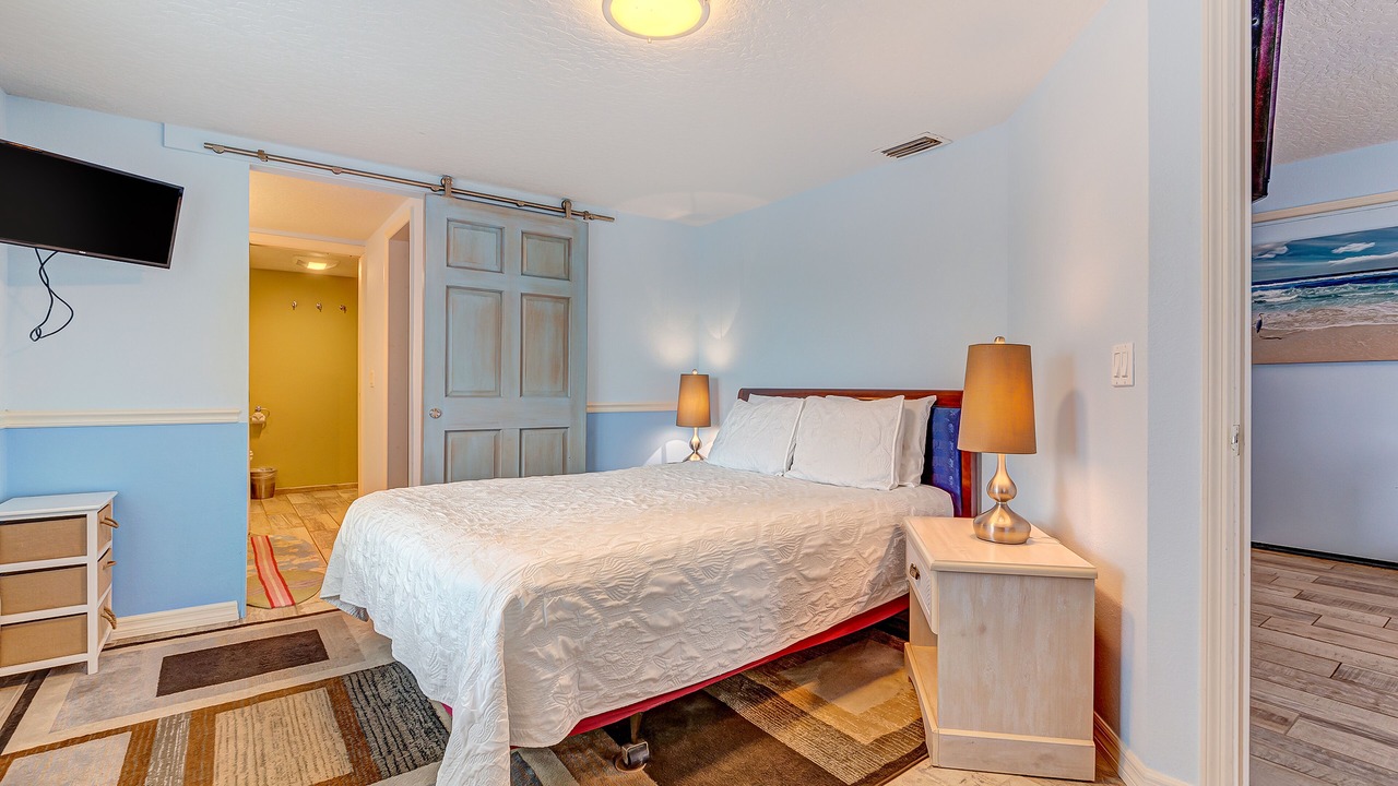 Photo of Bedroom in Cape Caneveral Beach Gardens