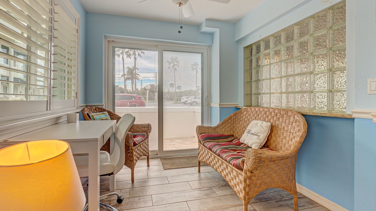 Photo of Livingroom in Cape Caneveral Beach Gardens