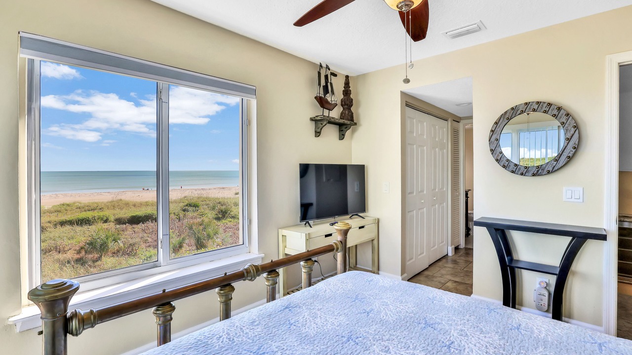 Photo of Bedroom in Cape Caneveral Beach Gardens