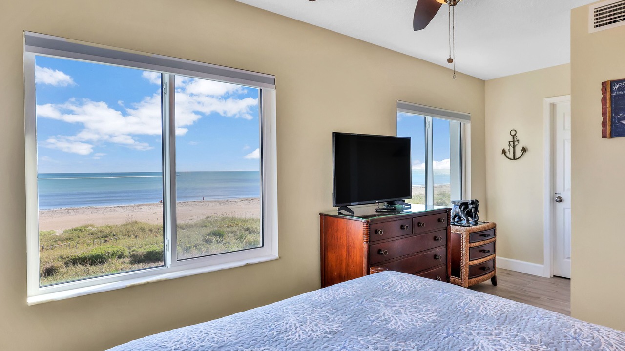 Photo of Bedroom in Cape Caneveral Beach Gardens