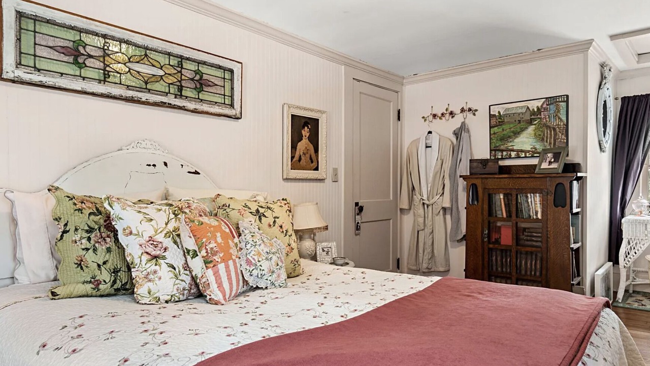 Photo of Bedroom in West Stockbridge