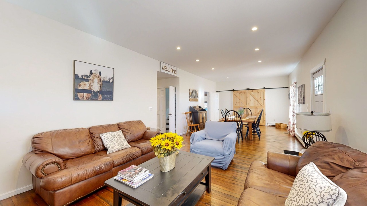 Photo of Livingroom in Baiting Hollow