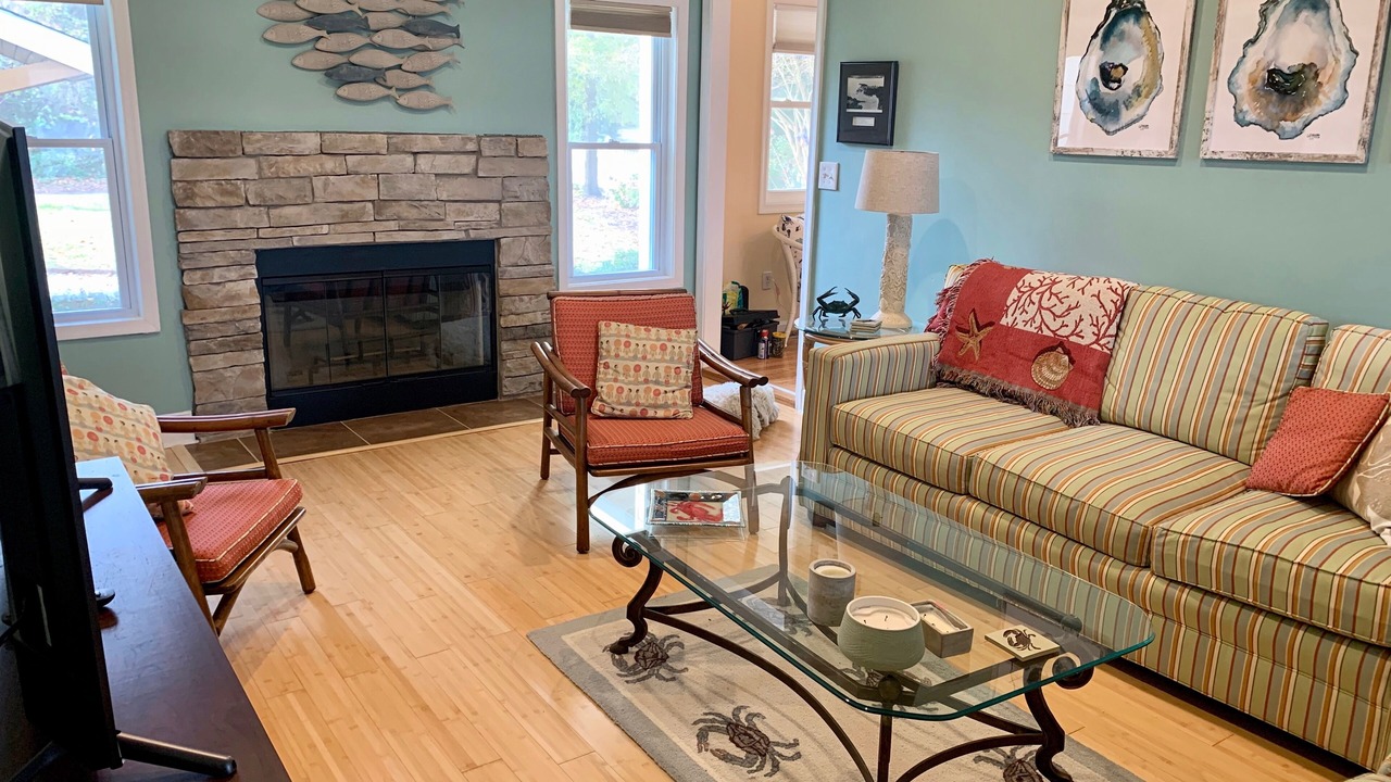 Photo of Livingroom in Saluda