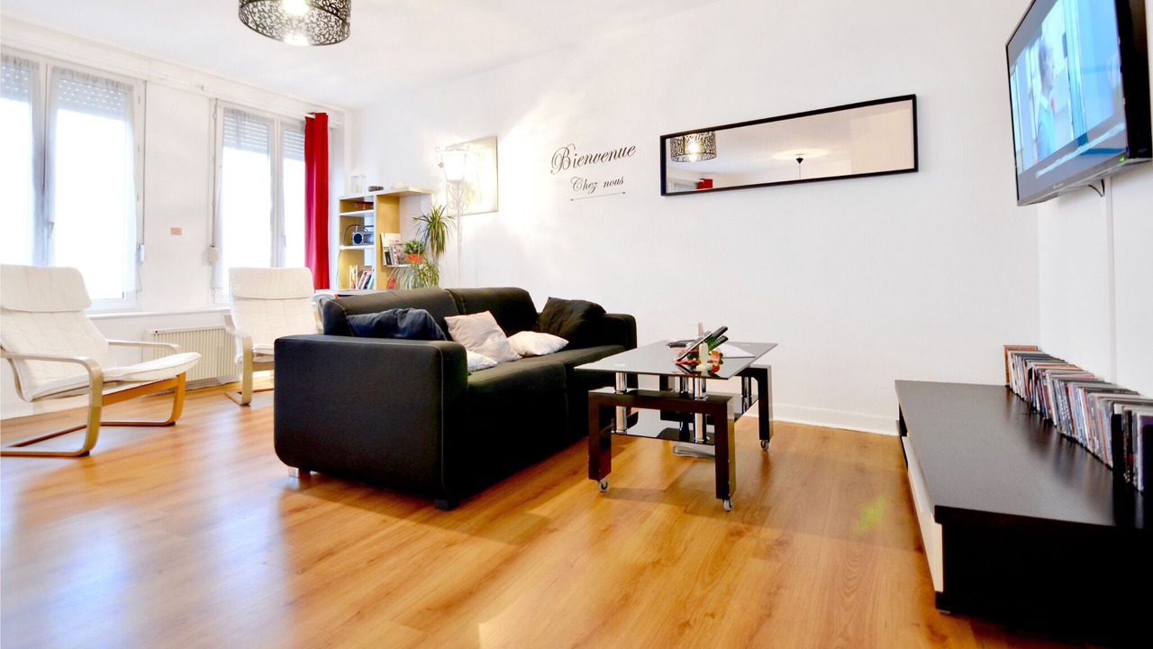 Photo of Livingroom in Downtown