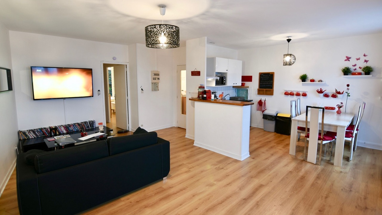 Photo of Livingroom in Downtown