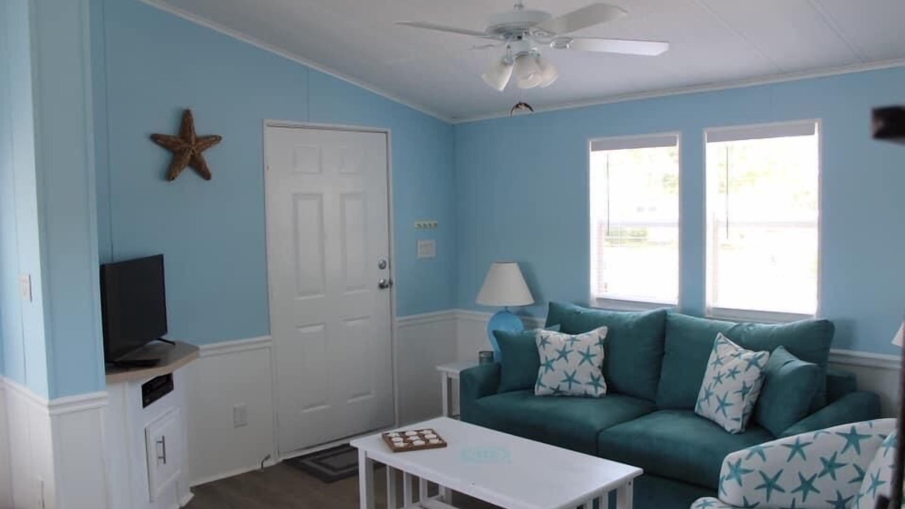 Photo of Livingroom in Assateague Pointe