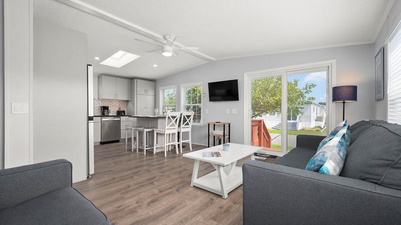 Photo of Livingroom in Assateague Pointe