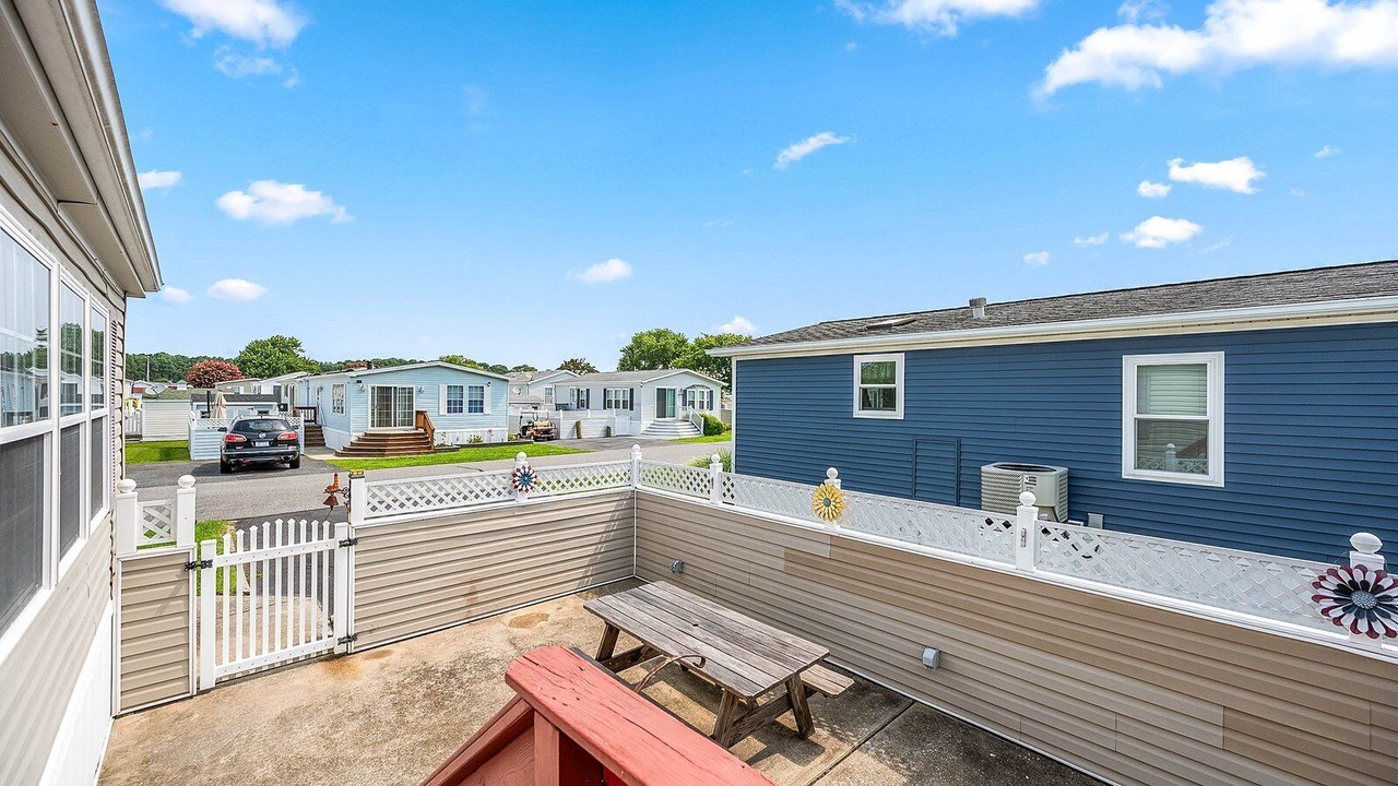 Photo of Patio Balcony in Assateague Pointe