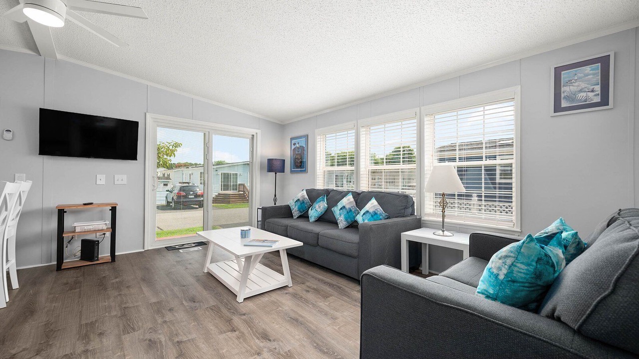 Photo of Livingroom in Assateague Pointe