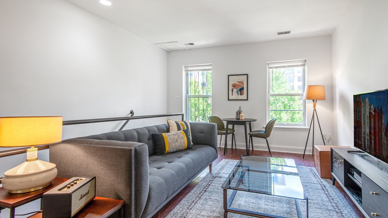 Photo of Livingroom in Dupont Circle