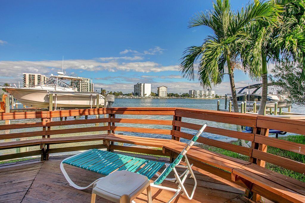 Photo of Patio Balcony in Bay Esplanade