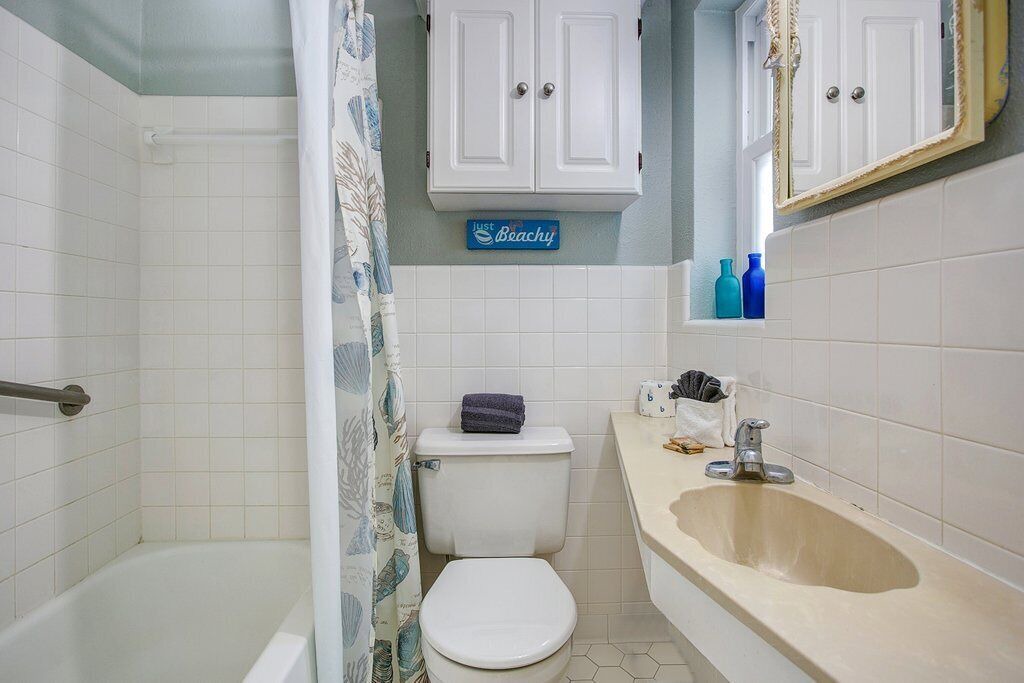 Photo of Bathroom in Bay Esplanade