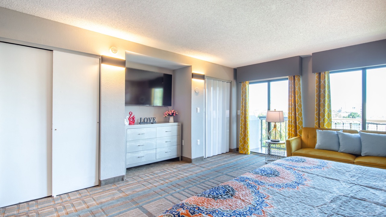 Photo of Bedroom in Florida Center