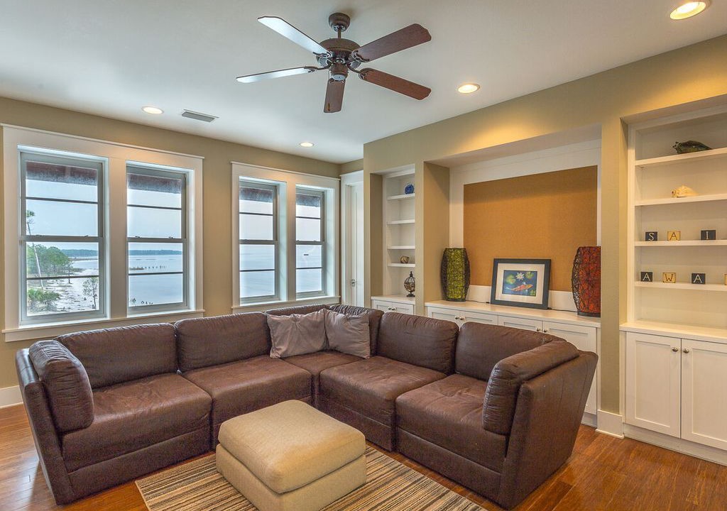 Photo of Livingroom in Carrabelle