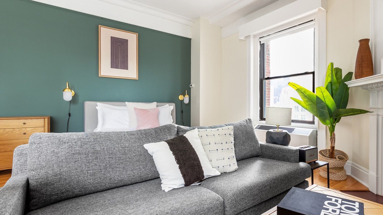 Photo of Livingroom in Theatre District