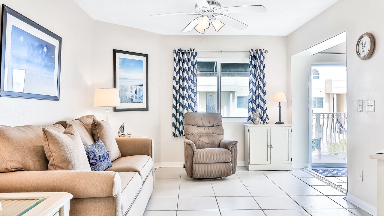 Photo of Livingroom in Cape Caneveral Beach Gardens