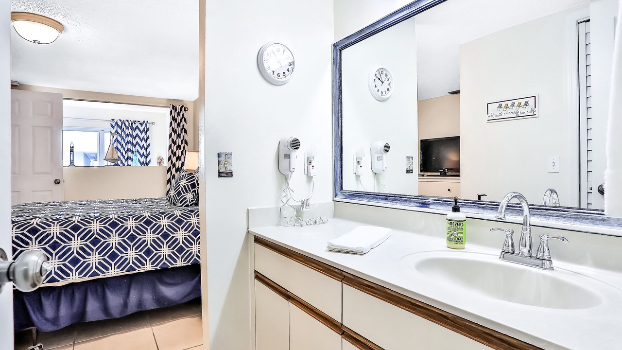 Photo of Bathroom in Cape Caneveral Beach Gardens