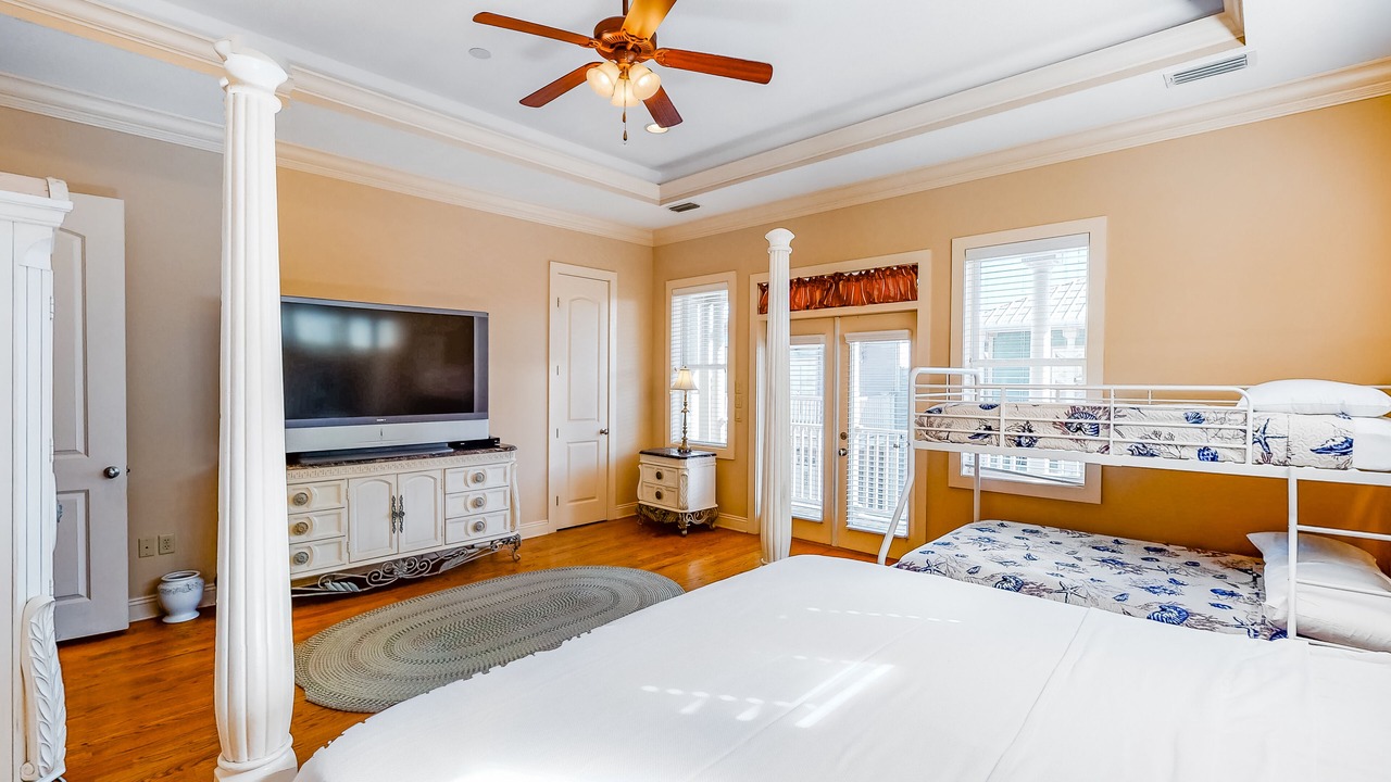 Photo of Bedroom in Crescent Beach