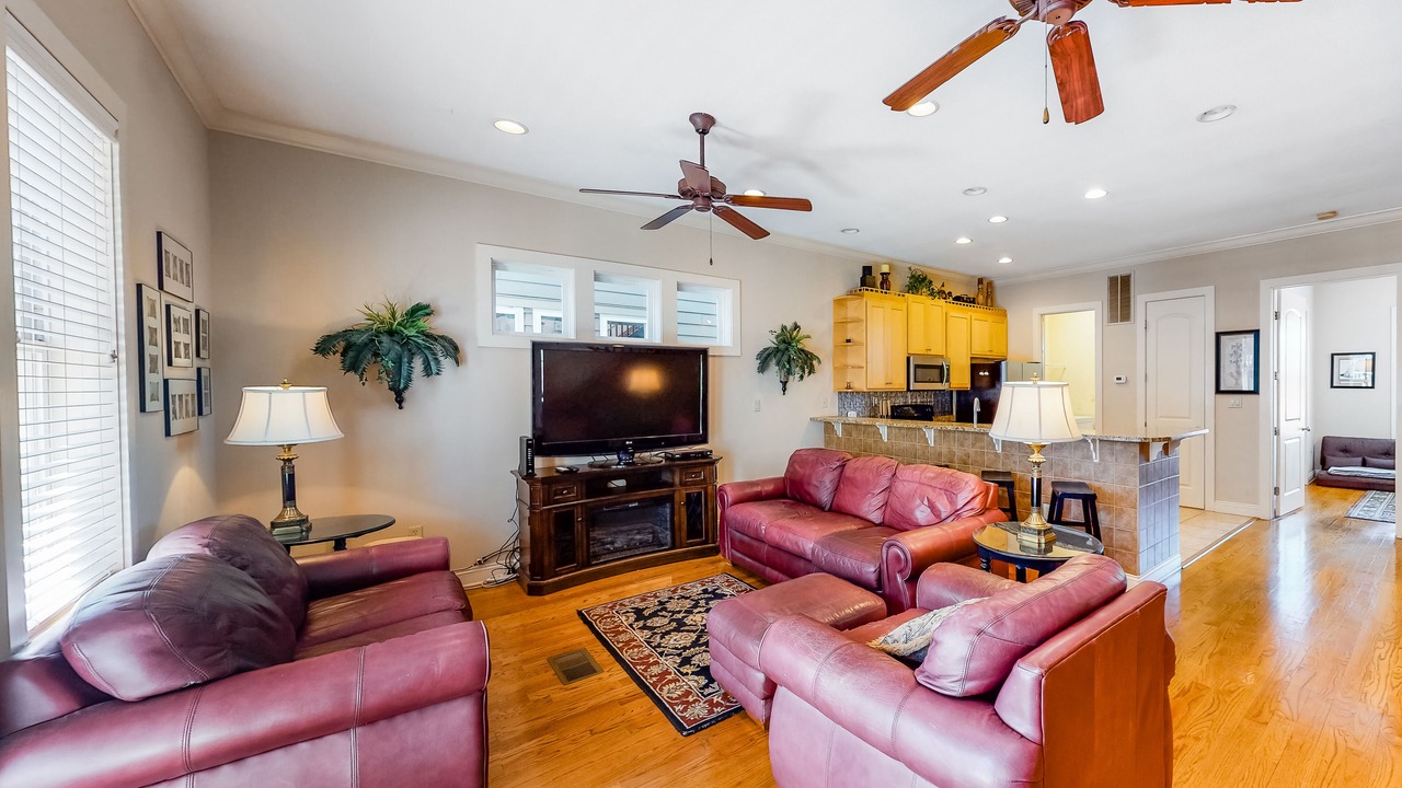 Photo of Livingroom in Crescent Beach