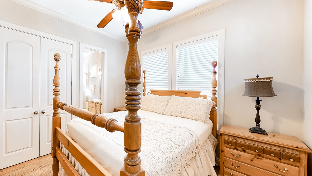 Photo of Bedroom in Crescent Beach