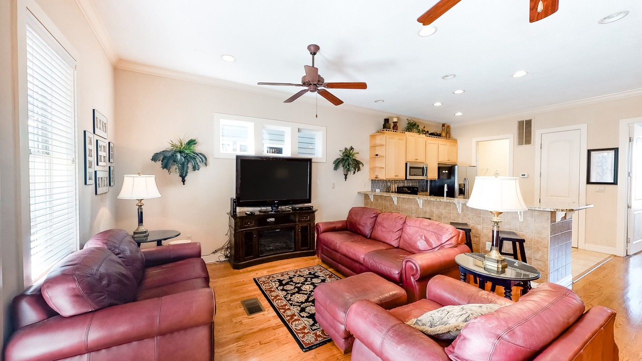 Photo of Livingroom in Crescent Beach