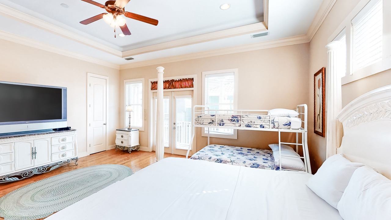 Photo of Bedroom in Crescent Beach