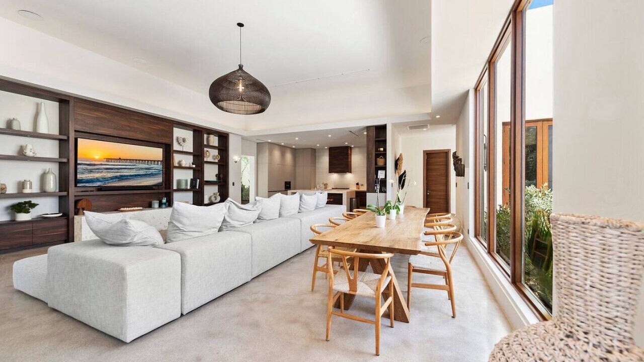 Photo of Livingroom in Bayside Historic District