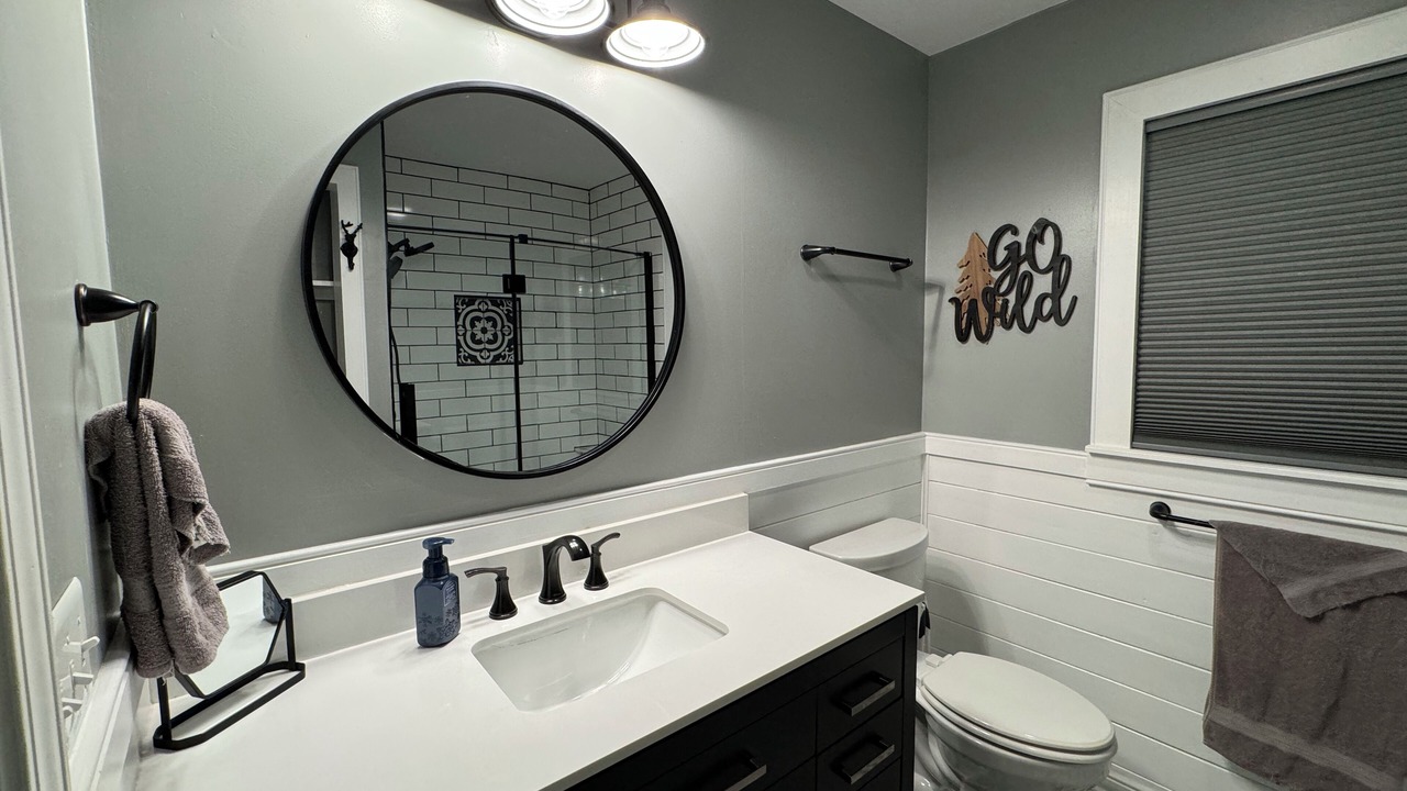Photo of Bathroom in Piney Creek