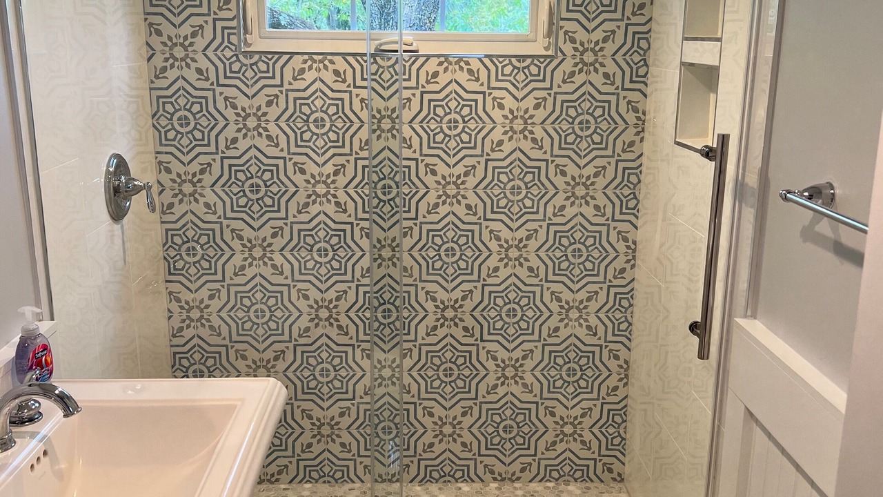 Photo of Bathroom in Valley Lee