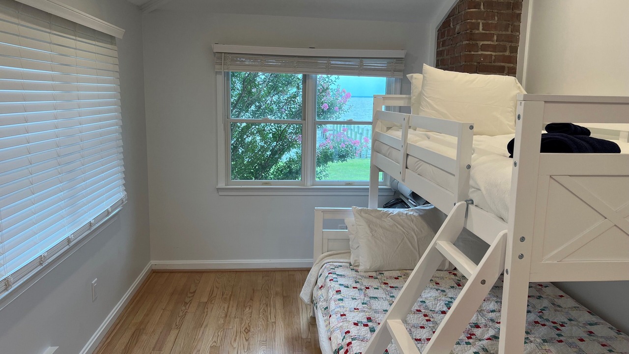 Photo of Bedroom in Valley Lee