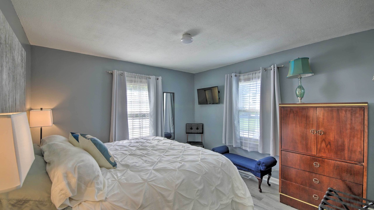 Photo of Bedroom in Speedway